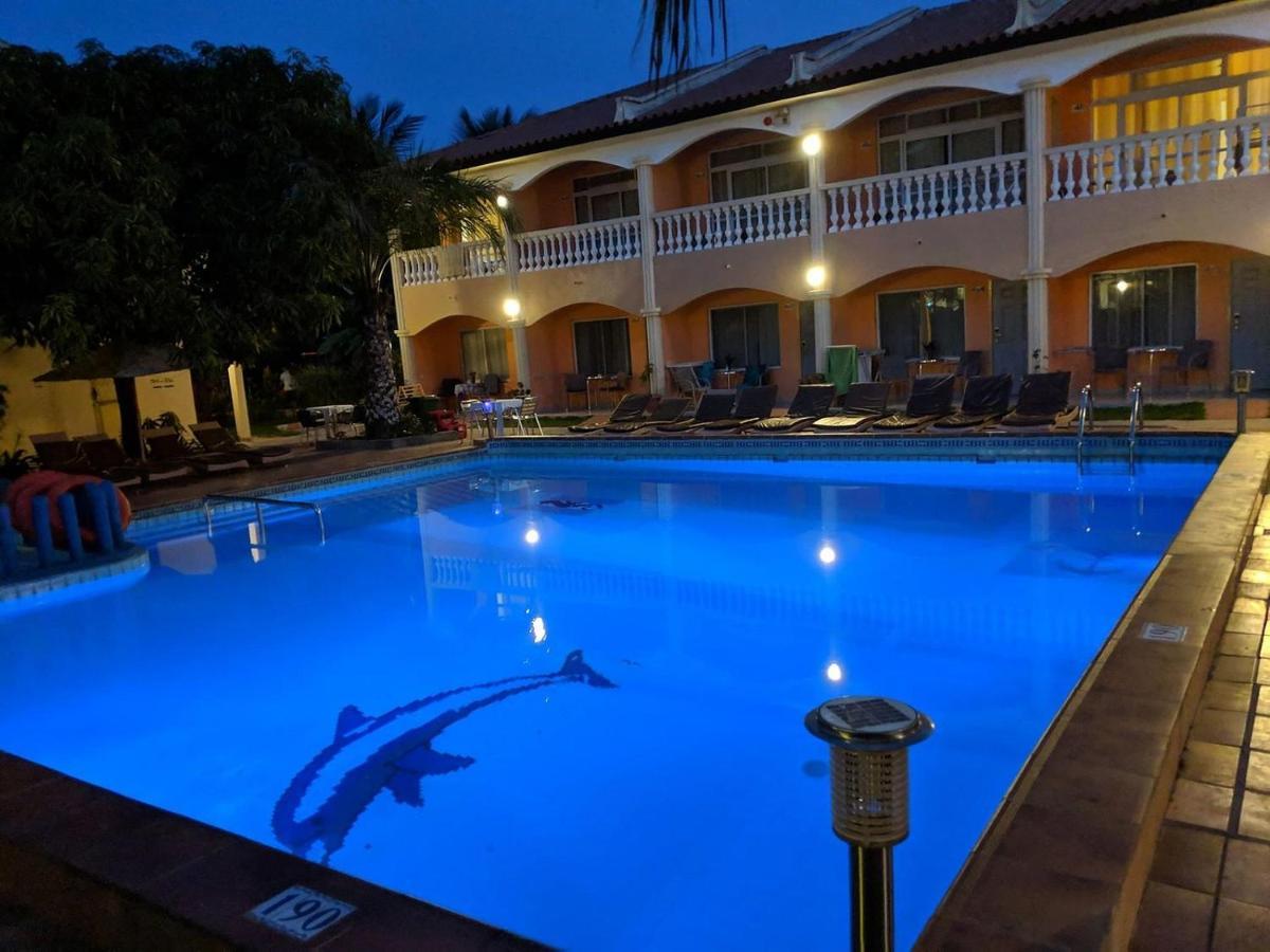 Cape Point Hotel Bakau Exterior foto