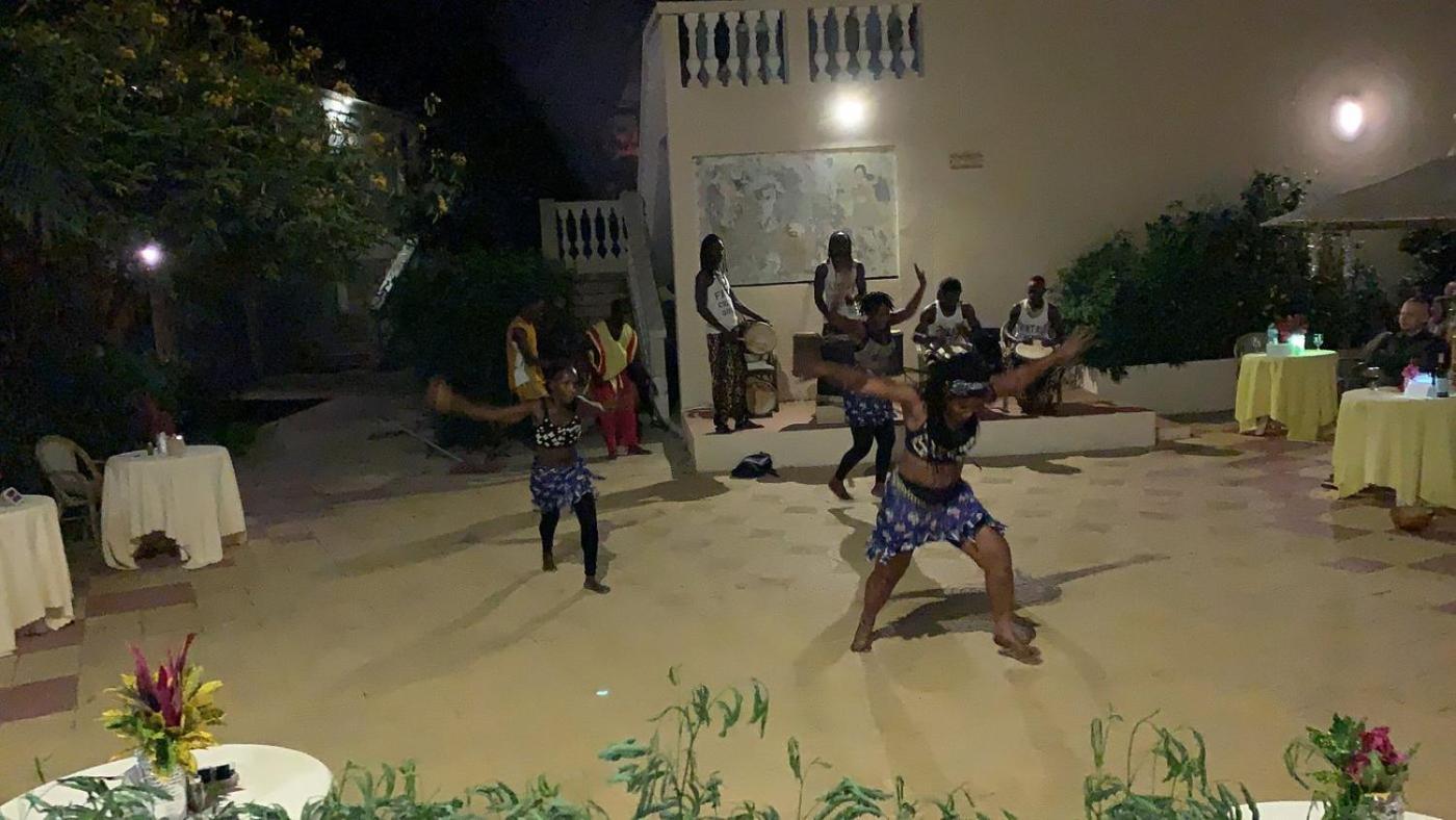 Cape Point Hotel Bakau Exterior foto